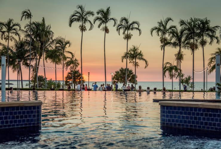 北领地,达尔文,明迪尔海滩娱乐度假村的鸡尾酒场所 © 北领地旅游局/Nick Pincott 版权所有 北领地,达尔文,明迪尔海滩娱乐度假村的鸡尾酒场所 © 北领地旅游局/Nick Pincott 版权所有