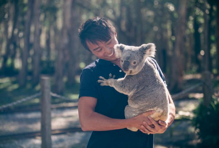 昆士兰州,黄金海岸,可伦宾野生动物保护区 © 澳大利亚旅游局版权所有 昆士兰州,黄金海岸,可伦宾野生动物保护区 © 澳大利亚旅游局版权所有