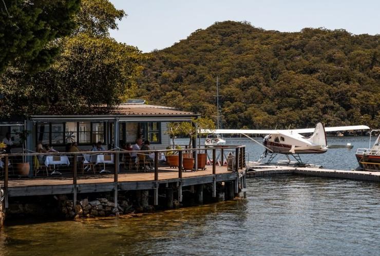 停靠在库灵盖蔡司国家公园(Ku-ring-gai Chase National Park)附近农舍酒馆旁水面上的悉尼水上飞机 © 悉尼水上飞机版权所有 停靠在库灵盖蔡司国家公园(Ku-ring-gai Chase National Park)附近农舍酒馆旁水面上的悉尼水上飞机 © 悉尼水上飞机版权所有